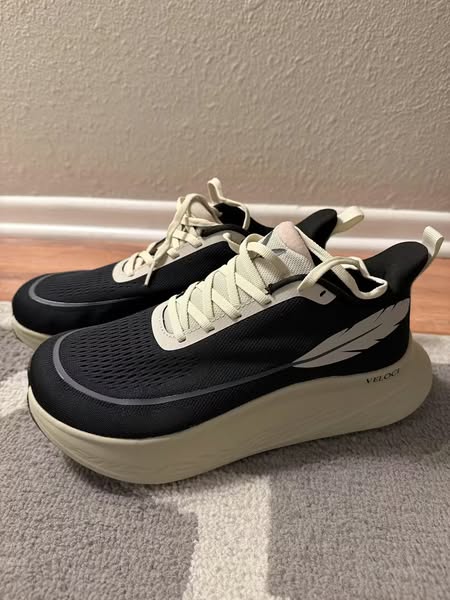 Veloci Running shoe